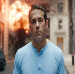 Ryan Reynolds as Blue shirt Guy Free Guy 2021 movie