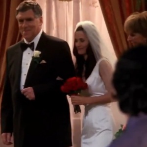 Monica Geller walking down the aisle in white wedding dress Friends sitcom Courtney Cox